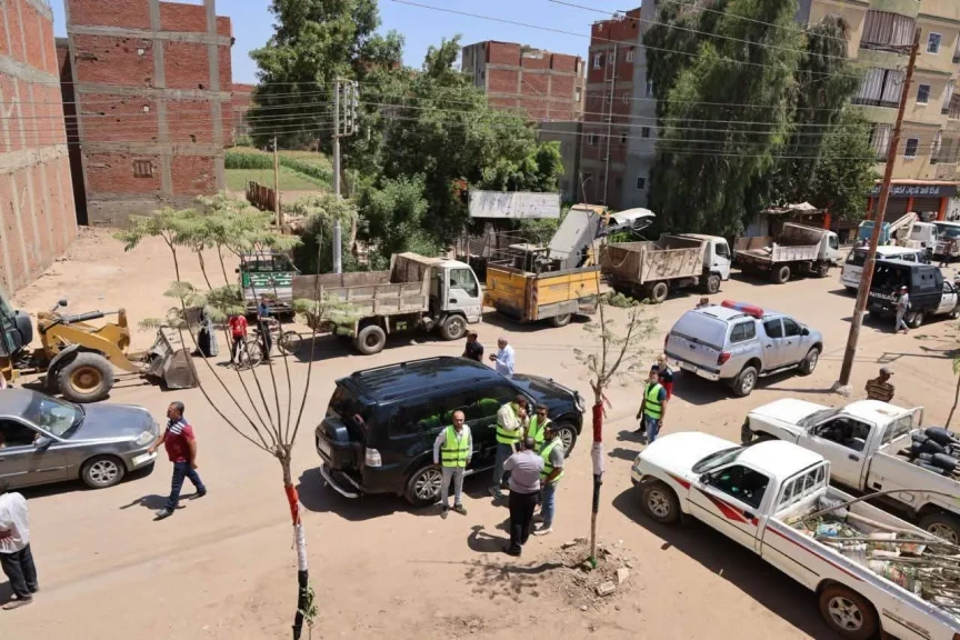 محافظ المنوفية يتفقد ميدانياً أعمال مبادرة ”يوم في قريتنا” بساقية أبو شعرة