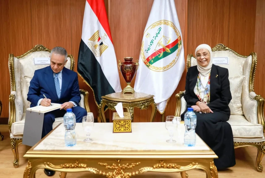 وزير العدل يهنئ رئيس هيئة النيابة الإدارية بمناسبة توليها منصبها الجديد