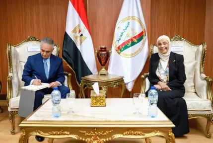 وزير العدل يهنئ رئيس هيئة النيابة الإدارية بمناسبة توليها منصبها الجديد