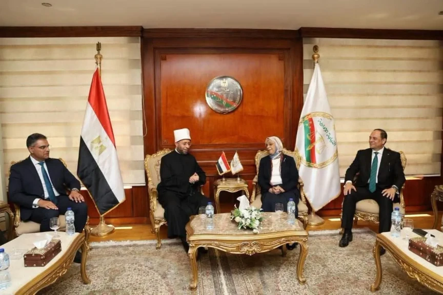 وزير الأوقاف يهنئ رئيسة هيئة النيابة الإدارية لتوليها منصبها الجديد