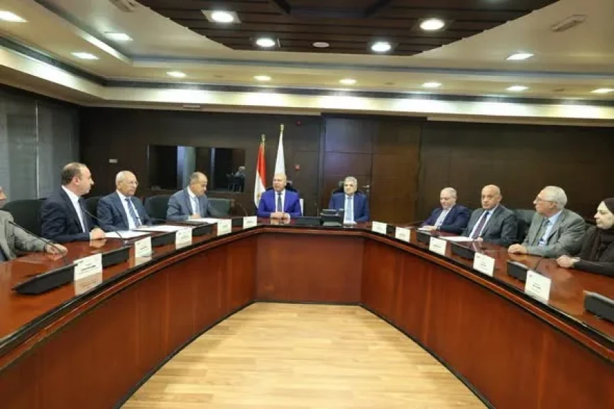 وزير النقل يترأس اجتماع الجمعية العامة غير العادية لشركة موانئ مصر البحرية
