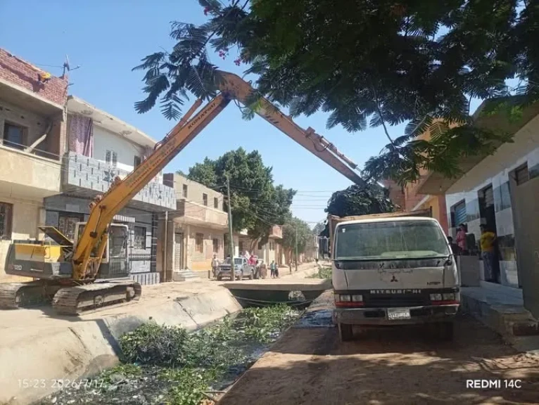 محافظ الجيزة يتابع جهود أجهزة المحافظة لحل شكاوى المواطنين علي مواقع التواصل الاجتماعي
