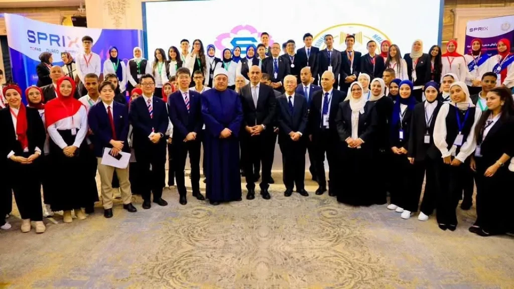 وزير التربية والتعليم والسفير اليابانى يكرمان 35 طالبًا وطالبة من المتفوقين في اختبار ”توفاس”