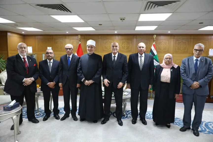 مفتي الجمهورية يهنئ رئيس هيئة قضايا الدولة بمناسبة توليه رئاسة الهيئة رسميًّا