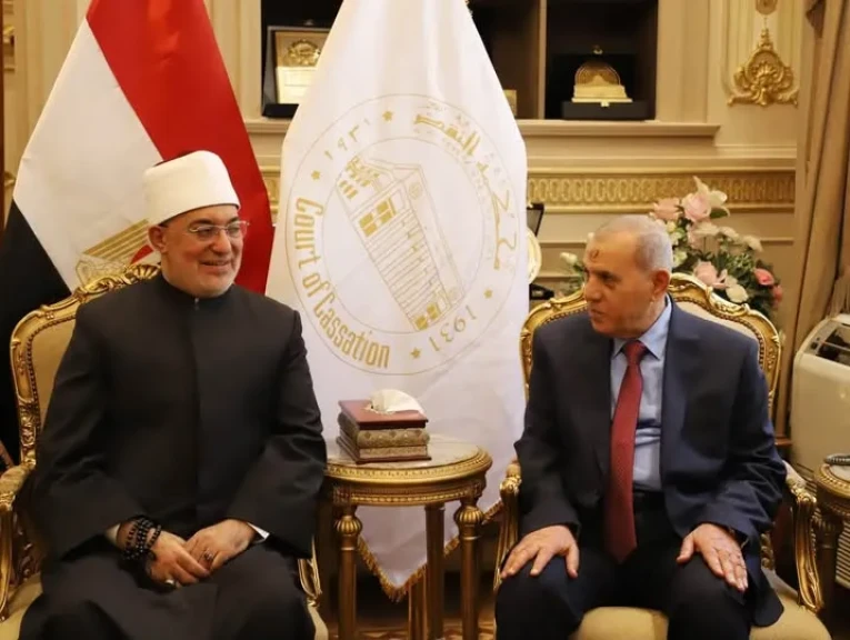 مفتي الجمهورية يهنئ رئيس محكمة النقض بمناسبة توليه منصبه
