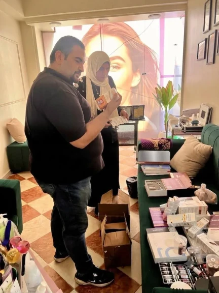 صحة المنوفية تضبط منتحلة صفة ”طبيبة جلدية” تدير عيادة بدون ترخيص