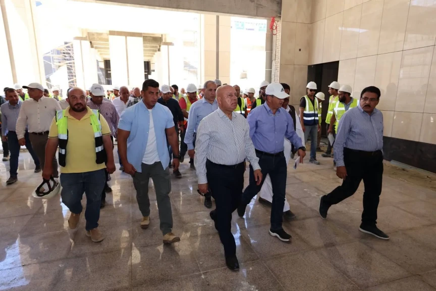 وزير النقل يتفقد مواقع العمل بالخط الأول من شبكة القطار الكهربائي في المسافة من مطروح حتى النوبارية