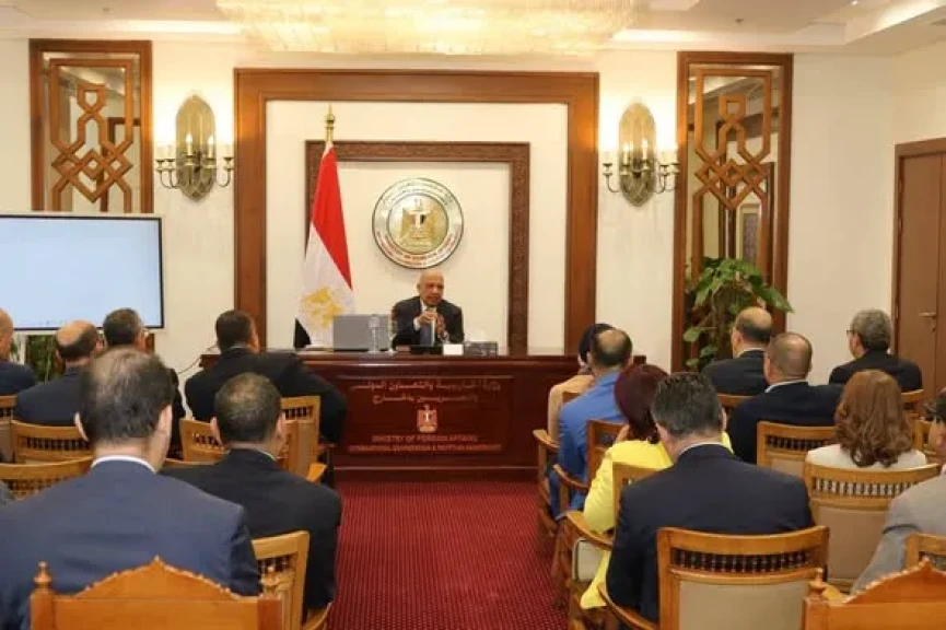 وزير الكهرباء والطاقة المتجددة يلتقي برؤساء البعثات الدبلوماسية والقنصلية بالخارج ويطرح مجالات العمل المشترك والتعاون مع العديد من الدول والفرص الاستثمارية المتاحة في قطاع الطاقة