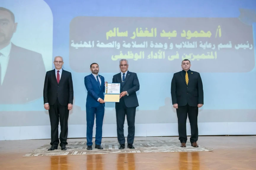 وزير الدولة للإنتاج الحربي يشهد حفل تخرج الدفعة السابعة من الأكاديمية المصرية للهندسة والتكنولوجيا المتقدمة