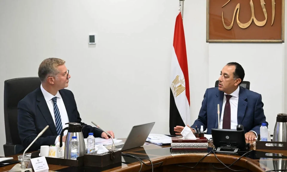رئيس الوزراء يتابع مع وزير البترول عدداً من ملفات العمل
