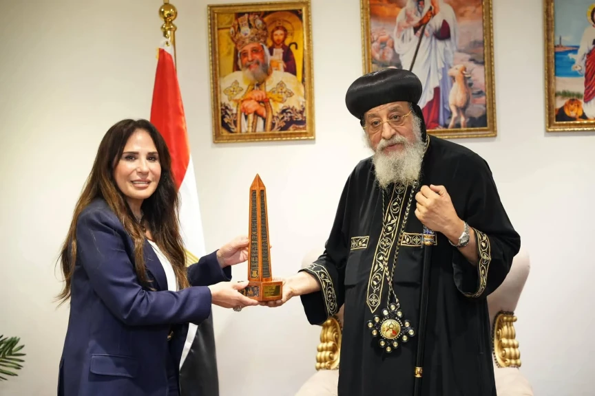 وزيرة الإسكان تلتقي قداسة البابا تواضروس الثاني بمدينة العلمين الجديدة
