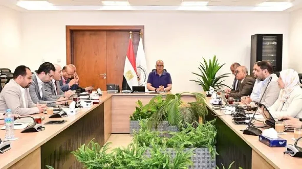 وزير الري يبحث الإعداد لإطلاق المرحلة الثانية من ”برنامج البحوث التطبيقية بين مصر وهولندا
