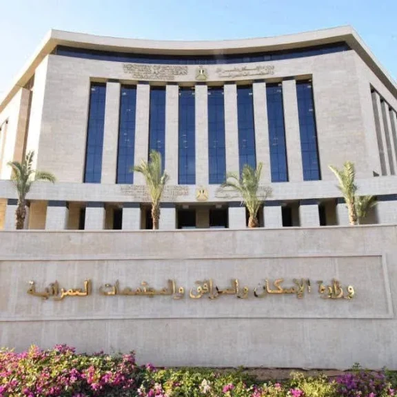 جهاز مدينة القاهرة الجديدة يواصل تنفيذ المرحلة التاسعة لتوصيل التيار الكهربائي الدائم بامتداد النرجس
