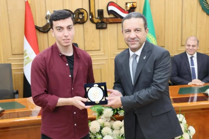 محافظ المنوفية يكرم أوائل الجمهورية الحاصلين على مراكز متقدمة بالثانوية العامة والأزهرية