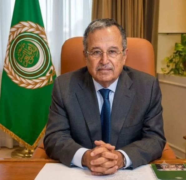 الأمين العام لجامعة الدول العربية يبحث مع وزيرة خارجية اليمن تطورات الأوضاع في اليمن