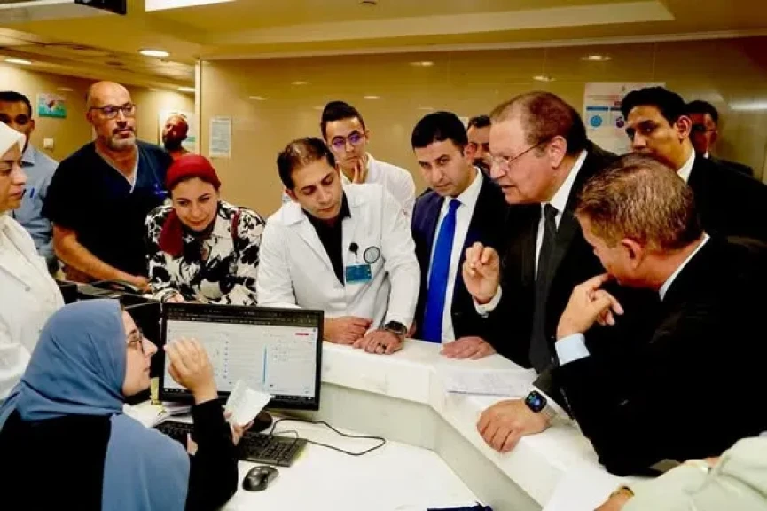 رئيس هيئة الاعتماد والرقابة الصحية ومحافظ الإسماعيلية يبحثان تعزيز التعاون لاستدامة جودة الخدمات الصحية بالمحافظة.
