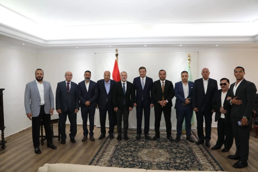 وزير الزراعة يلتقي وفداً من رجال الأعمال الأتراك لبحث فرص الاستثمار الشامل بالقطاع الزراعي والداجني