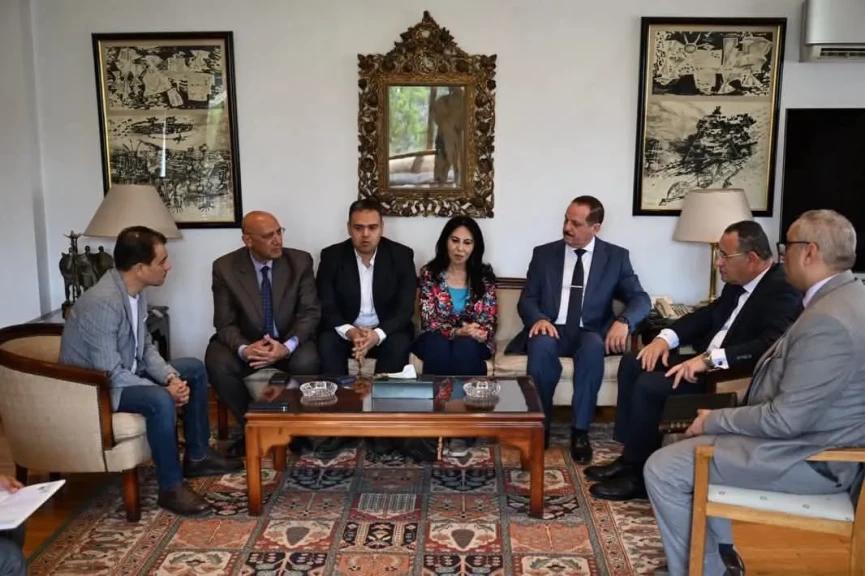 وزير التعليم العالي والبحث العلمي والقائم بأعمال وزير الثقافة يجتمع بأعضاء لجنة الطفل بالاعلى للثقافة