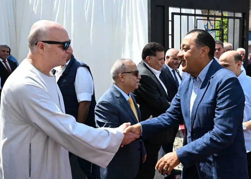 رئيس الوزراء يفتتح ويتفقد عددا من المشروعات الخدمية والتنموية بمحافظة الغربية