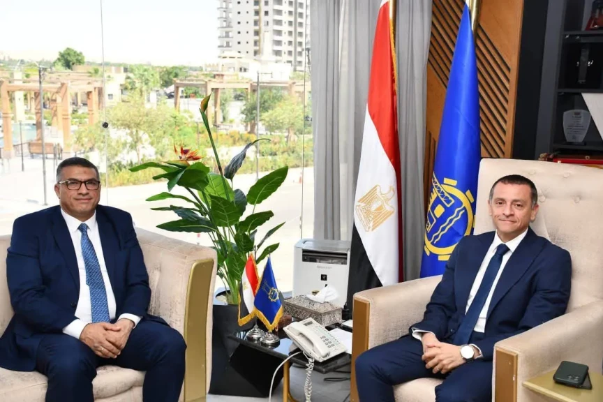 محافظ أسوان يستقبل محافظ قنا على هامش ورشة العمل الإقليمية لتطوير منظومة الإدارة المحلية