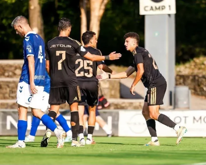 الأهلي يفوز بثلاثية على بادالونا ودياً