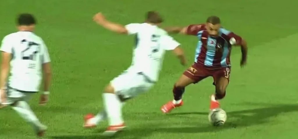بمشاركة صلاح.. طرابزون سبور يتعادل إيجابيا أمام قاسم باشا بالدوري التركي