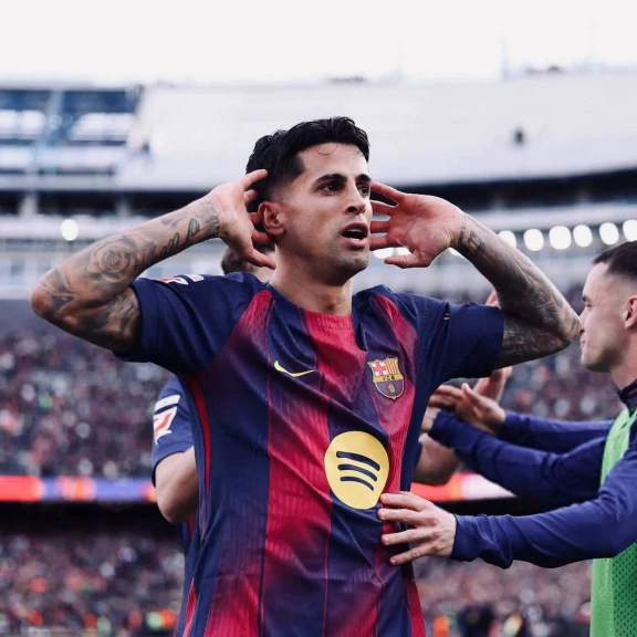 برشلونة يحسم صفقة الظهير كانسيلو من نادي الهلال السعودي