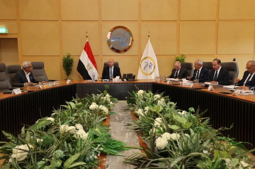 وزير النقل يترأس أعمال الجمعية العامة للشركة القابضة للنقل البحري والبري