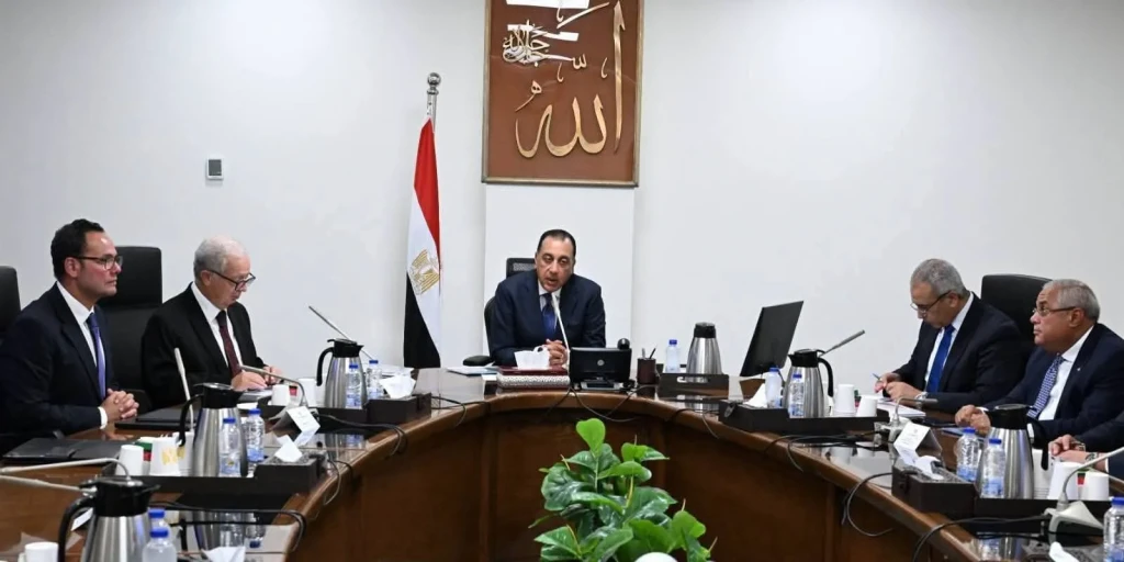 رئيس الوزراء يتابع مستجدات الموقف التنفيذي لمشروعات تطوير الشركة القابضة للغزل والنسيج