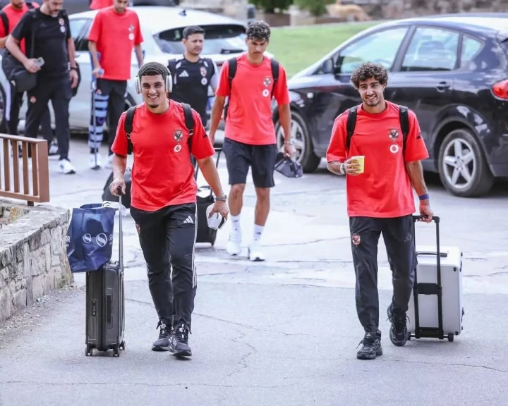 بعثة الأهلي تصل إلى برشلونة