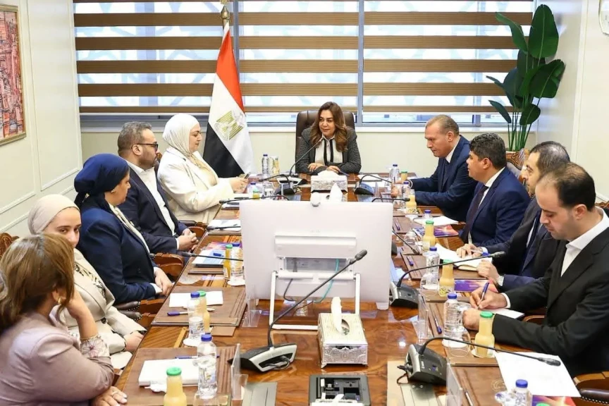 د.منال عوض: الدولة تولي اهتماماً كبيراً بملف التغيرات المناخية