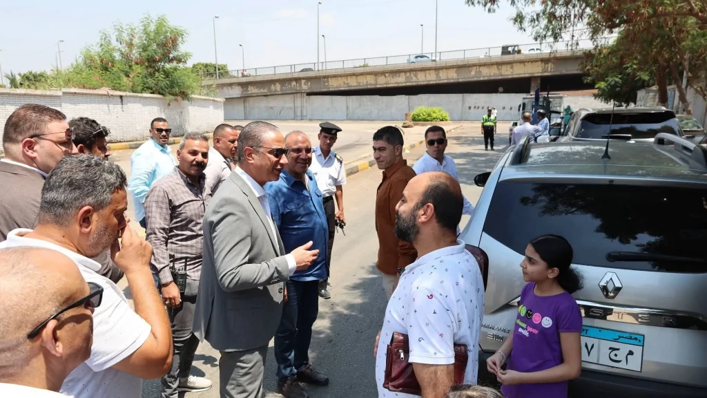 محافظ الجيزة يتفقد شارع جمال الدين الأفغاني بإمبابة لدراسة إنشاء أسواق وأكشاك حضارية للباعة