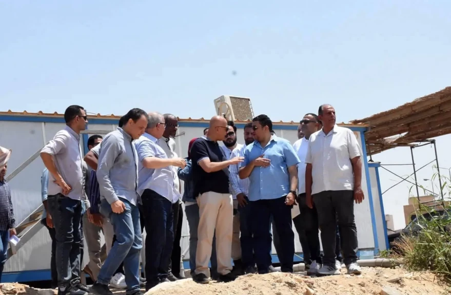 نائب وزيرة الإسكان يتفقد مشروعات المرافق والطرق بمناطق «بيت الوطن» بالقاهرة الجديدة