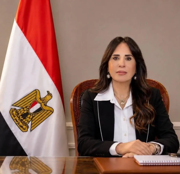 وزيرة الإسكان تصدر قرارات بإزالة مخالفات بناء بقطع أراضٍ بالساحل الشمالي الغربي
