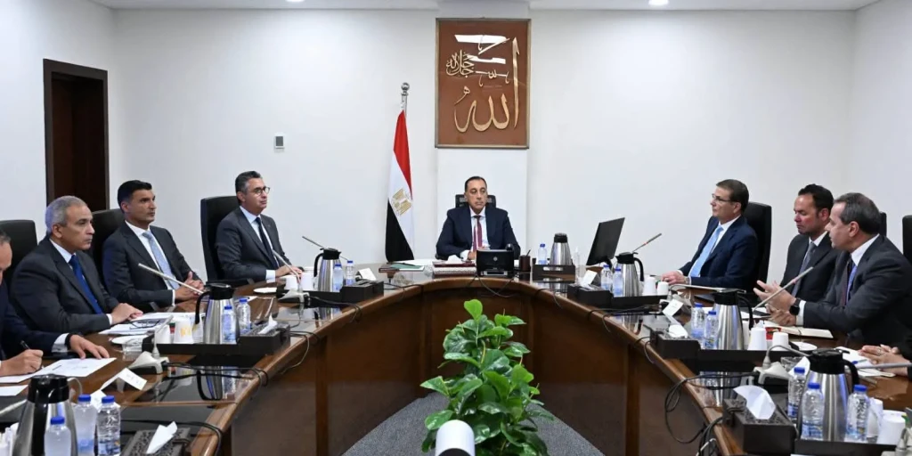 رئيس الوزراء يستعرض مقترح تنفيذ مبادرة ”القرية المنتجة” لتعزيز التنمية المستدامة بالقرية المصرية