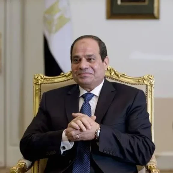 الرئيس السيسي يبحث مع رئيس الوزراء القطري تعزيز العلاقات الثنائية وتطورات الأوضاع الإقليمية ووقف حرب غزة