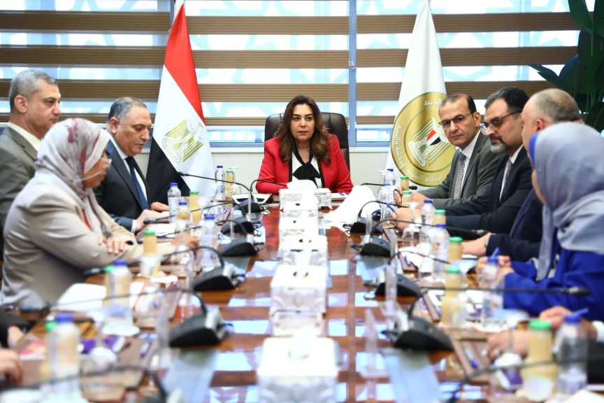 وزيرة التنمية المحلية والبيئة تتابع إجراءات تفعيل العمل بالقرار الجمهوري رقم 96 لسنة 2023 بمراجعة واعتماد الحدود الإدارية للمحافظات