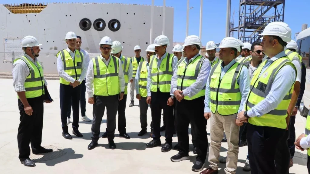 وزير العمل ومحافظ مطروح يتفقدان مشروع المحطة النووية بالضبعة