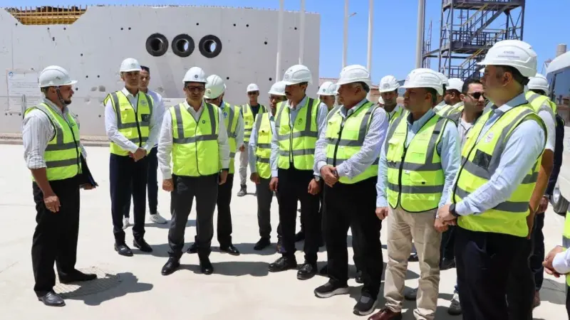 وزير العمل ومحافظ مطروح يتفقدان مشروع المحطة النووية بالضبعة