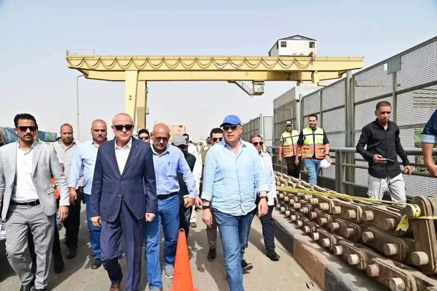 وزير الري يتابع تنفيذ المرحلة الثانية من ”مشروع تحديث منظومة التشغيل والتحكم بمفيض قناطر إسنا الجديدة”
