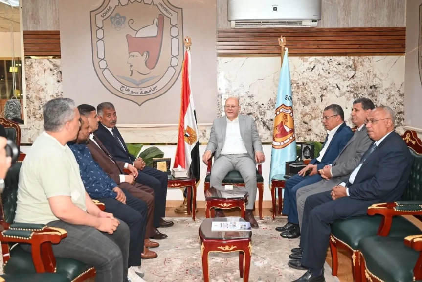 رئيس جامعة سوهاج يبحث تعزيز التعاون والتدريب في المجالات المالية والمحاسبية مع وكيل وزارة المالية