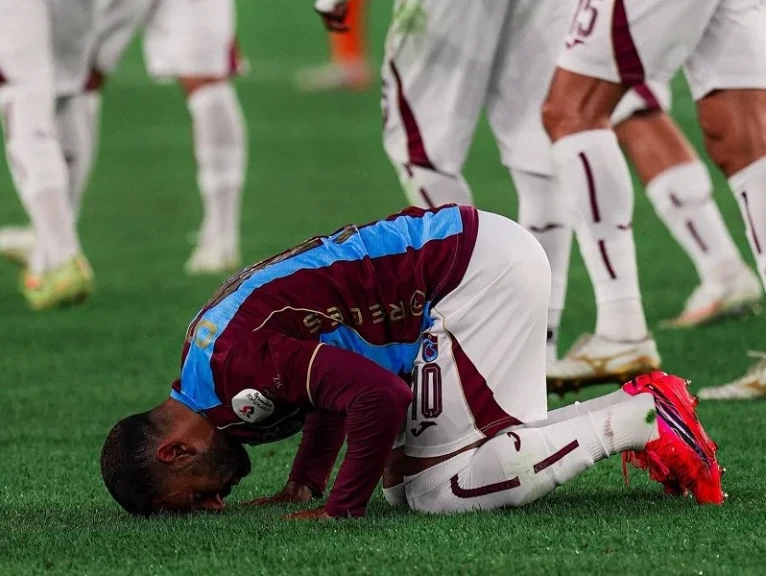 محمد صلاح  يقود طرابزون سبور  للفوز على إسطنبول 2-1