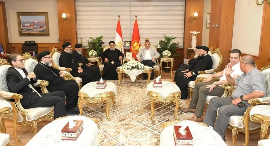 محافظ بورسعيد يستقبل وفدًا من الكنيسة الأرثوذكسية للتهنئة بالمولد النبوي الشريف