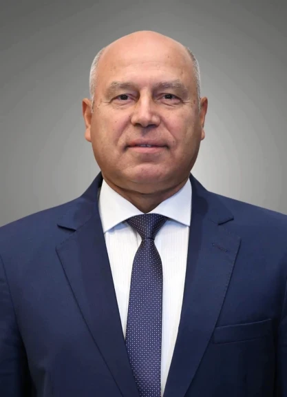 وزير النقل يهنئ فخامة الرئيس عبدالفتاح السيسي رئيس الجمهورية بمناسبة ذكرى المولد النبوي الشريف