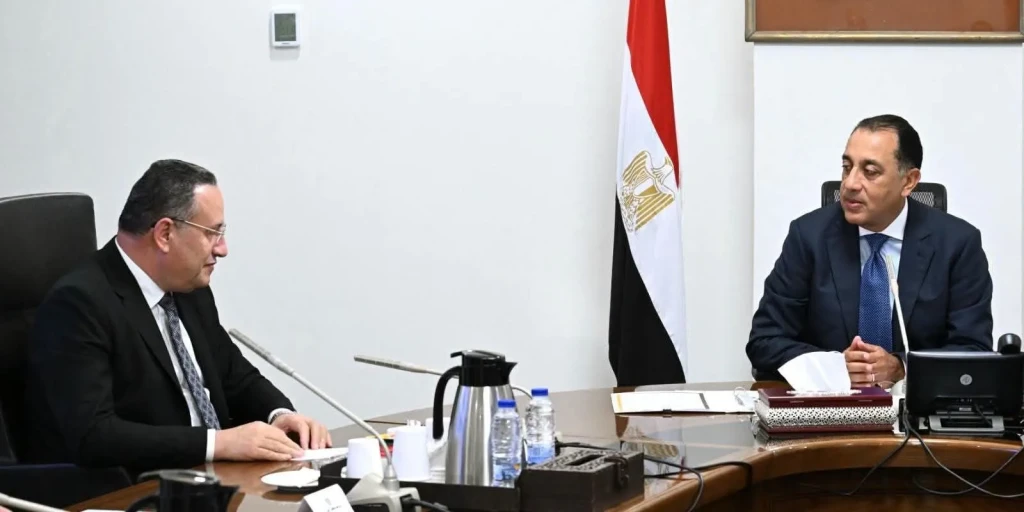 رئيس الوزراء يتابع جهود تطوير منظومة عمل الطلاب الوافدين