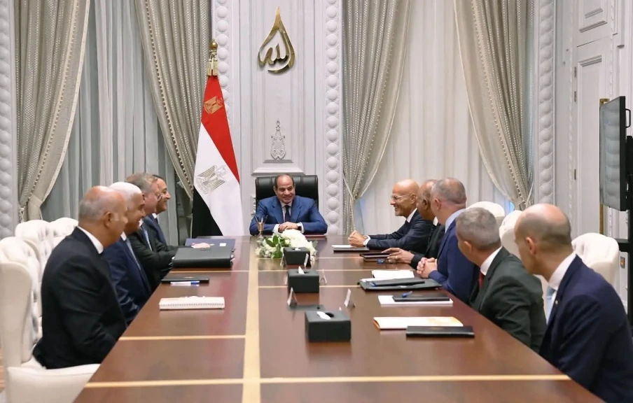 الرئيس السيسي يستقبل الرئيس التنفيذي لشركة ” ايني ” الايطاليه