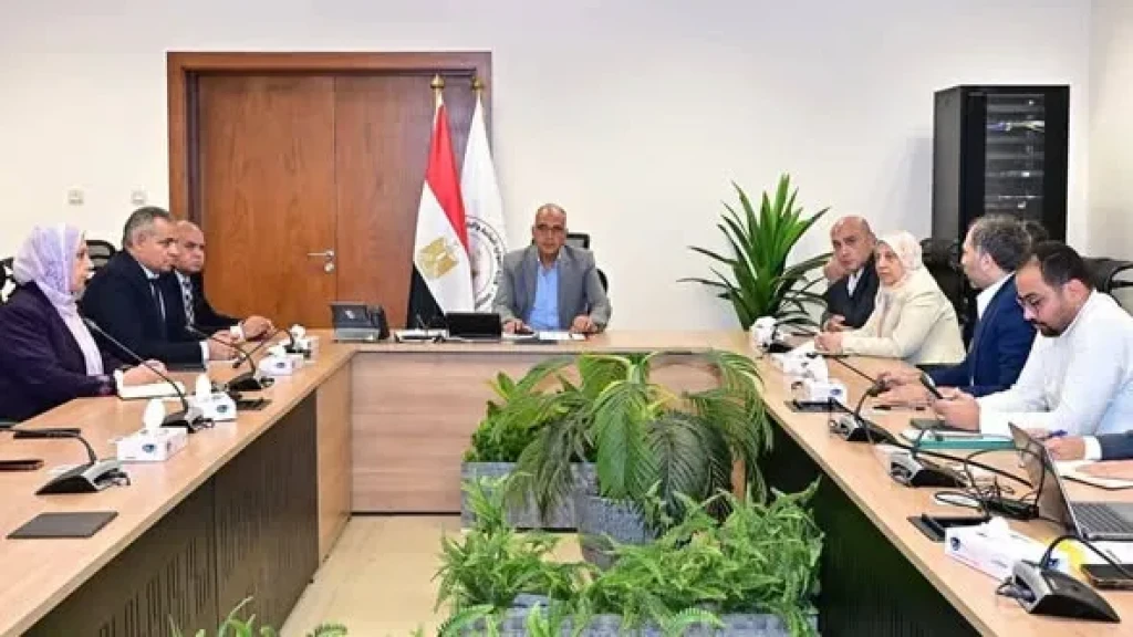 وزير الري يتابع جهود التحول الرقمي والتوسع في تطبيق التوأمة الرقمية للترع