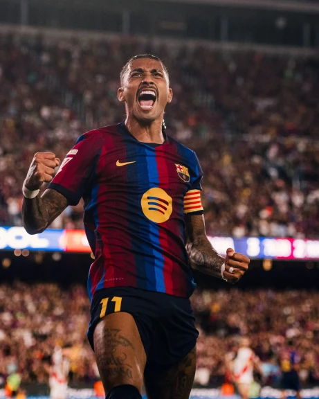 برشلونة يكتسح رايو فاليكانو ويواصل تصدر الدوري الإسباني