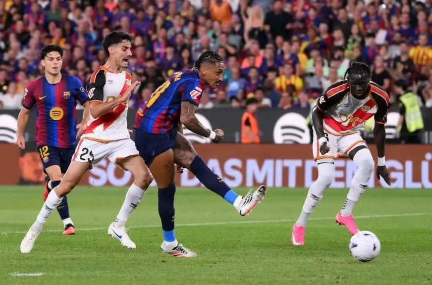 رافينيا يعادل إنجاز ميسي التاريخي مع برشلونة