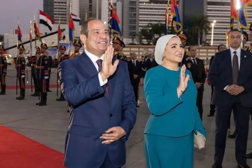 السيدة انتصار السيسي: من أرض النيل نرحب بكل محبة بالرئيس الصينى وقرينته